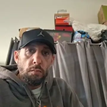 Snapshot of Valen_tinx19cm chatting on 02-27-26, 02:06 Valen tinx19cm online show from 02-27-26, 02:06