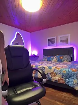 Snapshot of Isabella18_pink chatting on 02-02-26, 06:17 Isabella18 pink online show from 02-02-26, 06:17