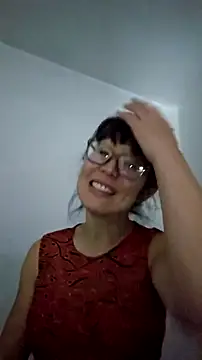 Snapshot of LeemaBean chatting on 10-18-25, 06:41 LeemaBean online show from 10-18-25, 06:41