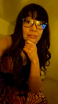 Snapshot of LeemaBean chatting on 11-08-25, 08:29 LeemaBean online show from 11-08-25, 08:29