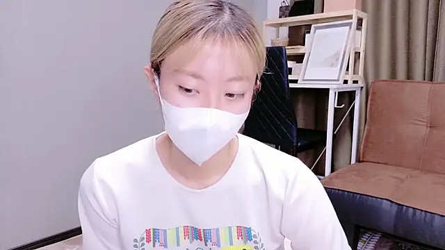 Nana  ch online show from 10-10-25, 03:49