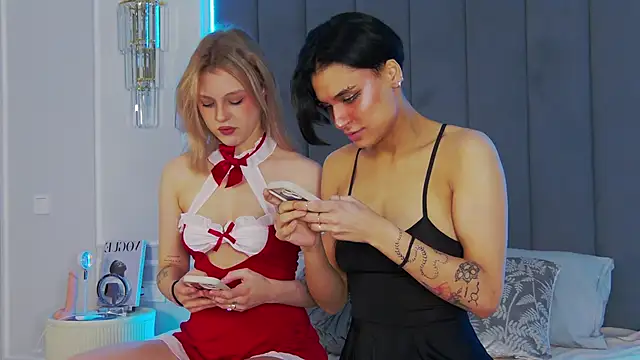 Snapshot of VioletAsh chatting on 09-22-25, 04:25 VioletAsh online show from 09-22-25, 04:25