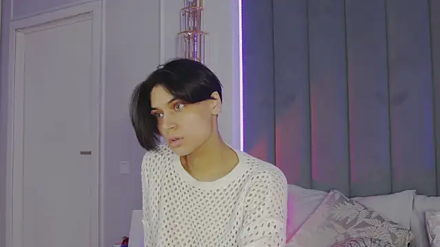 Snapshot of VioletAsh chatting on 09-29-25, 04:28 VioletAsh online show from 09-29-25, 04:28