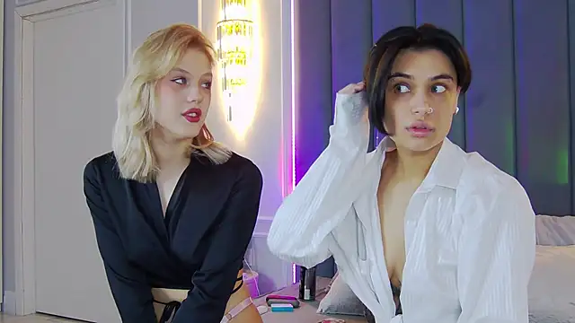 Snapshot of VioletAsh chatting on 10-05-25, 04:33 VioletAsh online show from 10-05-25, 04:33