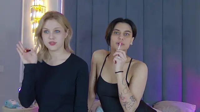 Snapshot of VioletAsh chatting on 10-07-25, 04:59 VioletAsh online show from 10-07-25, 04:59