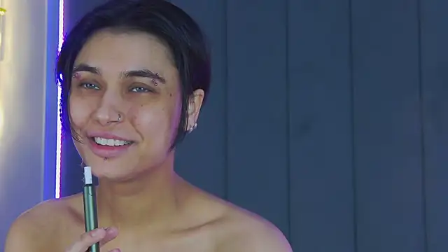 Snapshot of VioletAsh chatting on 10-09-25, 04:54 VioletAsh online show from 10-09-25, 04:54