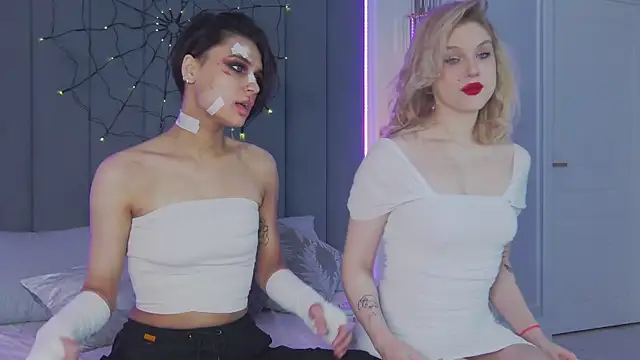 Snapshot of VioletAsh chatting on 10-26-25, 05:13 VioletAsh online show from 10-26-25, 05:13