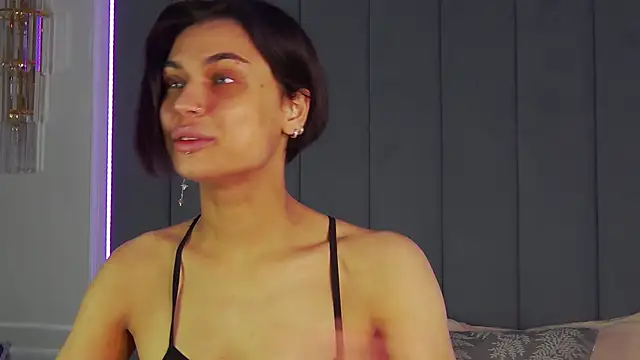 Snapshot of VioletAsh chatting on 12-04-25, 04:44 VioletAsh online show from 12-04-25, 04:44