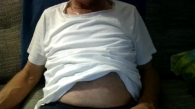 Snapshot of velikifant7 chatting on 12-14-25, 05:51 velikifant7 online show from 12-14-25, 05:51