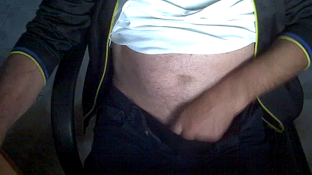Snapshot of velikifant7 chatting on 04-21-26, 04:19 velikifant7 online show from 04-21-26, 04:19