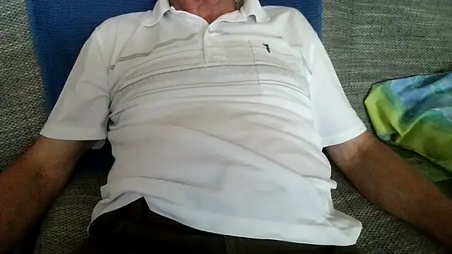 Snapshot of velikifant7 chatting on 04-28-26, 04:23 velikifant7 online show from 04-28-26, 04:23
