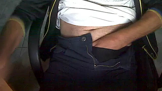 Snapshot of velikifant7 chatting on 06-05-26, 04:30 velikifant7 online show from 06-05-26, 04:30