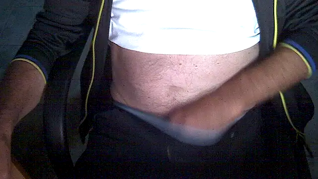 Snapshot of velikifant7 chatting on 06-15-26, 04:04 velikifant7 online show from 06-15-26, 04:04