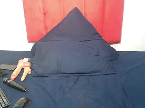 Snapshot of GorillaGripCunt77 chatting on 10-06-25, 06:00 GorillaGripCunt77 online show from 10-06-25, 06:00