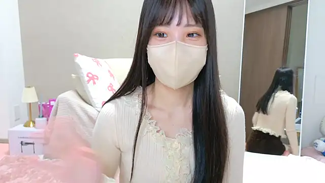 Snapshot of riri__nyan_o0 chatting on 05-29-26, 05:05 riri nyan o0 online show from 05-29-26, 05:05