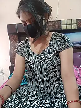 Snapshot of Priyanka_Pal chatting on 05-15-26, 02:40 Priyanka Pal online show from 05-15-26, 02:40