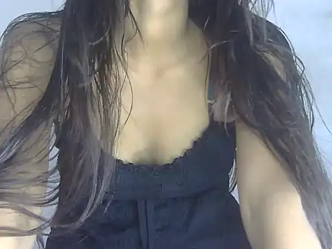 Snapshot of Nura7 chatting on 09-17-25, 10:28 Nura7 online show from 09-17-25, 10:28