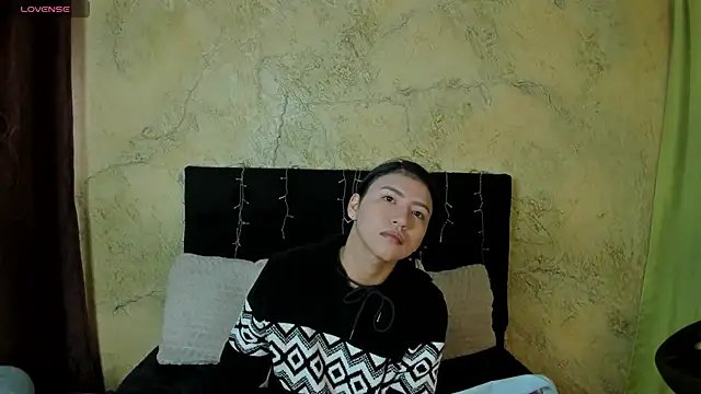 Snapshot of Tiffany_Nm chatting on 04-30-26, 01:39 Tiffany Nm online show from 04-30-26, 01:39