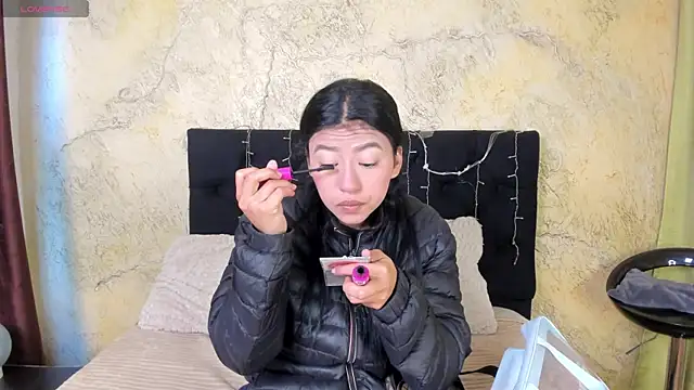 Snapshot of Tiffany_Nm chatting on 05-19-26, 02:34 Tiffany Nm online show from 05-19-26, 02:34