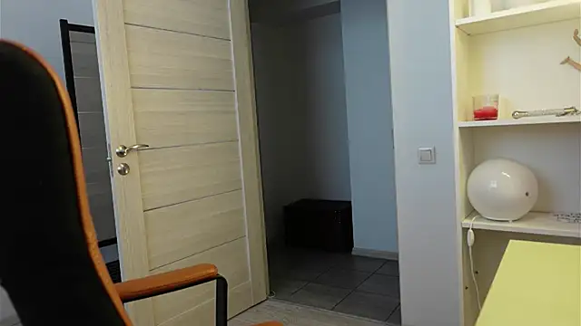 Mark Maxim online show from 10-20-25, 01:44