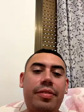 Snapshot of davidxxx099 chatting on 09-11-25, 03:12 davidxxx099 online show from 09-11-25, 03:12