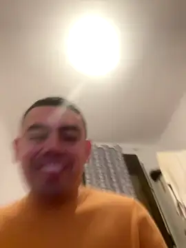 Snapshot of davidxxx099 chatting on 01-05-26, 06:33 davidxxx099 online show from 01-05-26, 06:33