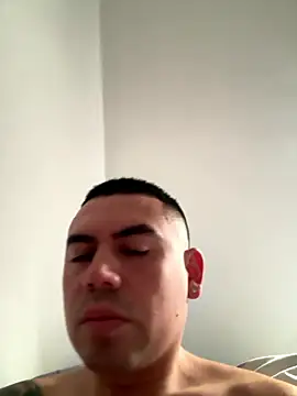 Snapshot of davidxxx099 chatting on 01-16-26, 03:27 davidxxx099 online show from 01-16-26, 03:27