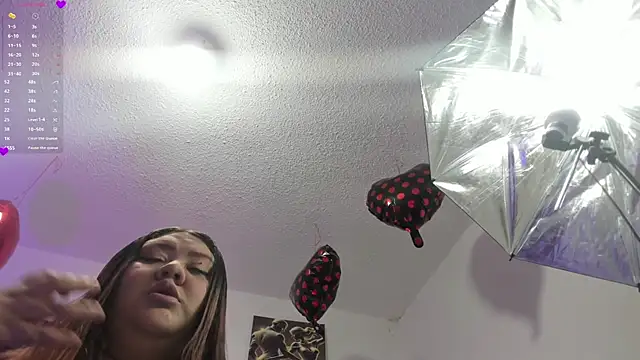 Snapshot of Hanna_wish chatting on 11-28-25, 01:25 Hanna wish online show from 11-28-25, 01:25