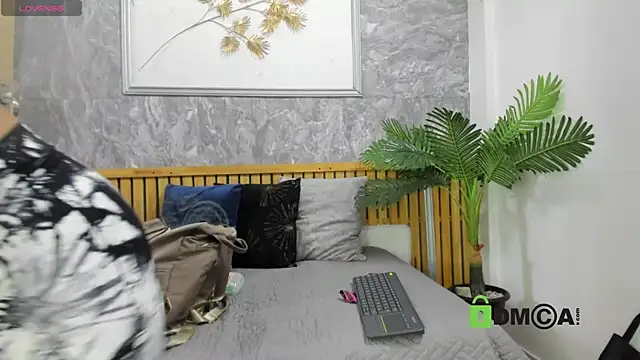 princequinn  online show from 12-21-25, 08:27