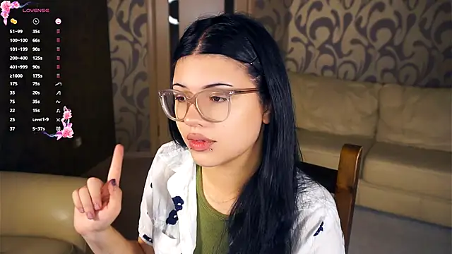 Snapshot of VerniceEngelking chatting on 09-19-25, 06:41 VerniceEngelking online show from 09-19-25, 06:41