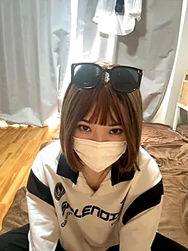 maichan12345 online show from 10-18-25, 04:59
