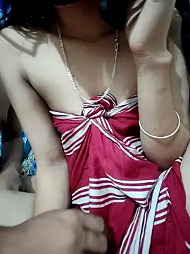 Snapshot of maya-Couple19 chatting on 10-21-25, 06:08 maya-Couple19 online show from 10-21-25, 06:08