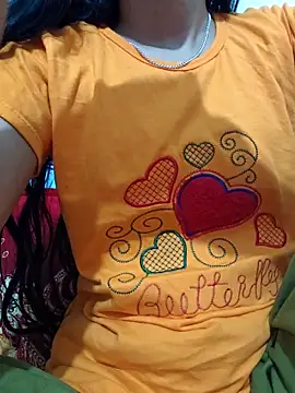 Snapshot of maya-Couple19 chatting on 10-31-25, 06:09 maya-Couple19 online show from 10-31-25, 06:09