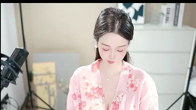 abbyli12 online show from 11-11-25, 04:18