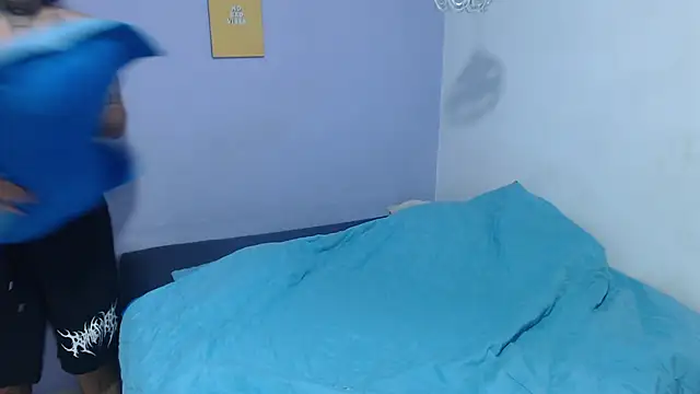 Snapshot of onixandghosty1 chatting on 09-15-25, 07:03 onixandghosty1 online show from 09-15-25, 07:03