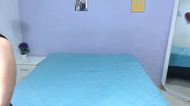 Snapshot of onixandghosty1 chatting on 10-23-25, 07:01 onixandghosty1 online show from 10-23-25, 07:01