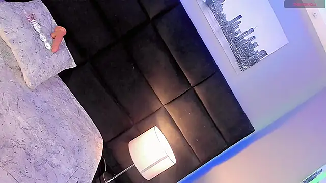 Ana Paaula23 online show from 10-20-25, 08:20