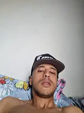 Snapshot of Santi2323xxX chatting on 05-06-26, 09:42 Santi2323xxX online show from 05-06-26, 09:42
