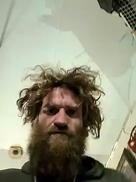 bearded cross online show from 12-17-25, 02:23
