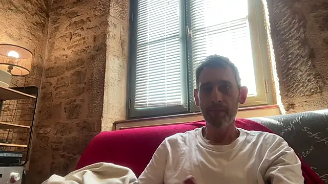 Snapshot of tamtamat46 chatting on 03-21-26, 02:31 tamtamat46 online show from 03-21-26, 02:31