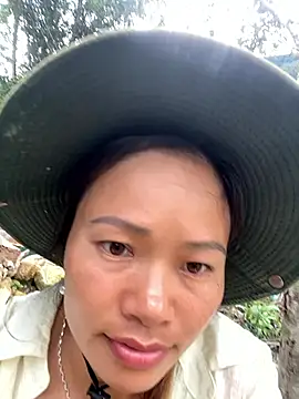 Snapshot of Xudaymin chatting on 09-18-25, 09:33 Xudaymin online show from 09-18-25, 09:33