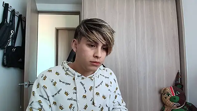 brunothompson3 online show from 09-21-25, 08:10