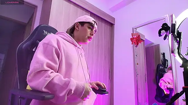 brunothompson3 online show from 10-23-25, 04:23