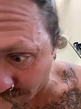 Snapshot of T-Boneman chatting on 11-10-25, 03:05 T-Boneman online show from 11-10-25, 03:05