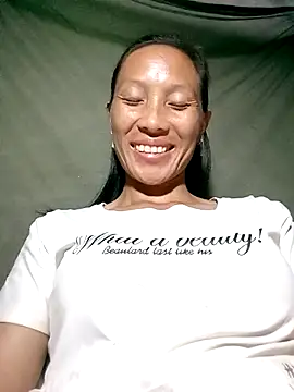 Snapshot of Lisa_pusy chatting on 10-12-25, 12:15 Lisa pusy online show from 10-12-25, 12:15