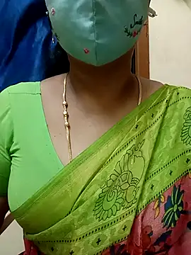 Snapshot of sushma26 chatting on 07-08-26, 06:12 sushma26 online show from 07-08-26, 06:12
