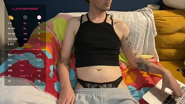 Snapshot of NoaTender chatting on 10-20-25, 06:19 NoaTender online show from 10-20-25, 06:19