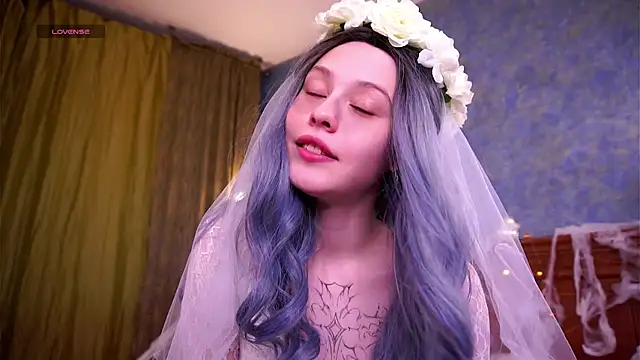 LurleneRamo online show from 10-30-25, 01:07