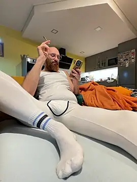 Snapshot of smint06 chatting on 12-02-25, 07:42 smint06 online show from 12-02-25, 07:42