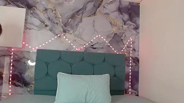 Vickysweeeettt online show from 09-17-25, 07:48